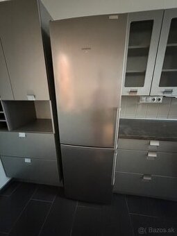 Siemens lednice s mrazákem – velmi dobrý stav, plně funkční