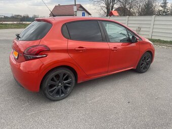 Peugeot 208 1.2 Pure Tech rok vyroby  2016