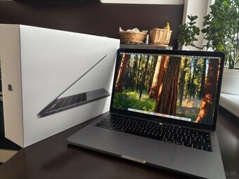 Predám Macbook 13" Four Thunderbolr 3 ports 500 GB