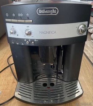 Delonghi kvalitný tlakový kávovar
