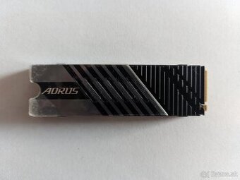 GIGABYTE AORUS Gen4 7000s 1TB Heatsink, M.2 2280, NVMe