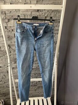 Tommy hilfiger v.27