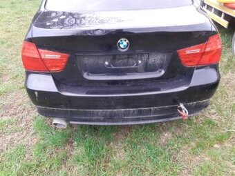 Predam zadne svetla komplet aj s kufrom z BMW E90 faceliftu