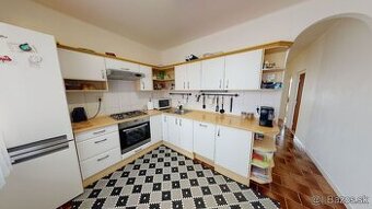 Ponúkame na prenájom 3-izbový byt 93m2-zariadený - Dlhé Hony