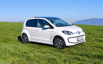 Elektromobil VW e-Up - panoramaticke stresne okno - TOP STAV