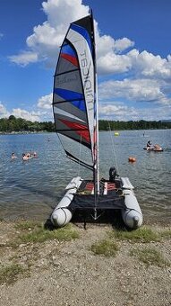 katamaran MiniCat 420 Laura Dekker