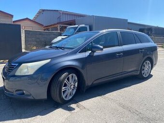Toyota Avensis 2.2d automat