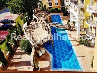 Stylový apartmán 2+kk s výhledem na bazén–Slunečné pobřeží