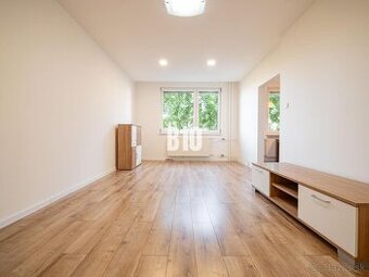 Veľký 3i byt (84 m2) s balkónom - Nitra, spod. Klokočina
