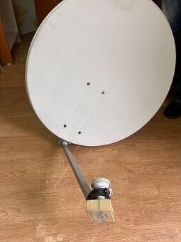 Satelit