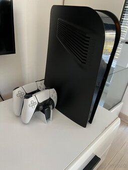 PS5 s Mechanikou + 2 Ovladače