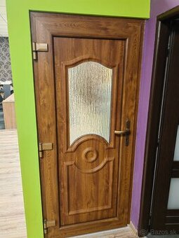 Plastove vchodove dvere