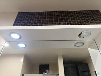 lisovane bodove svetlo nad zrkadlo do kupelne