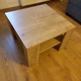 Konferenčný stolik