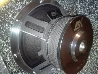 2 x Reprobedňa, Basák 300/600 W a 3-pásmo Bedna 115 W.