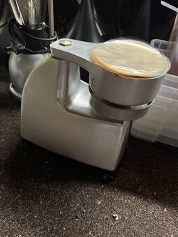 Tvarovací stroj na burger mäso