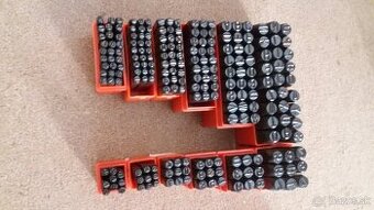 Raznice-drevo,kov,koža