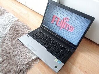 17" Fujitsu Lifebook / Intel core i5 / 256gb ssd / 8gb ram- - 1