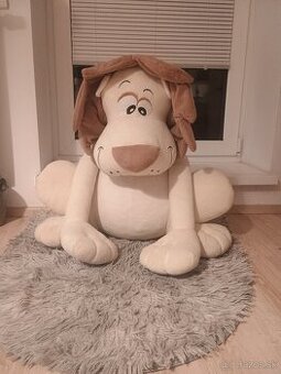 Velký plyšový lev