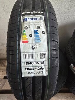 Predam 4 letne pneu 185/65R15 Goodyear