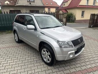Suzuki Grand Vitara 2.0 103kW 2006 142422km 4x4 bez koroze