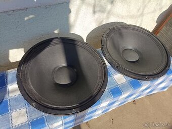 2ks 15" stredobas 18sound 15MB650