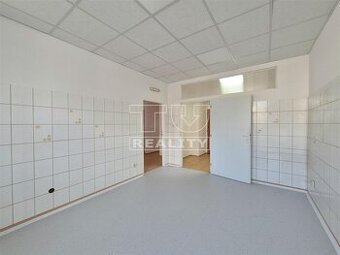 AMBULANCIA - priestor na prenájom, 48 m2, centrum mesta...