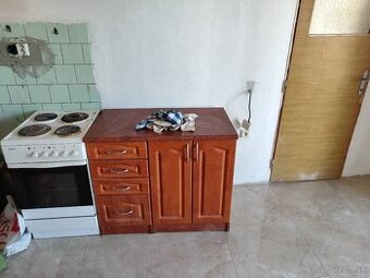 ZNÍŽENÁ CENA predám staršiu kuchynskú linku - 1