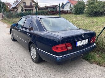 Mercedes-Benz E220 - diesel