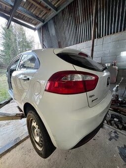 Kia rio 1.2 svetla