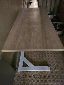 predám kancelársky stôl