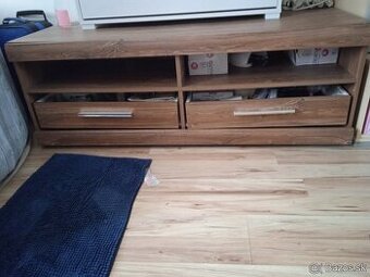 Komoda pod TV