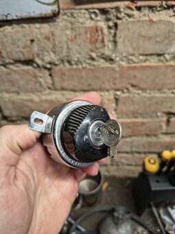 Spinacia skrinka Jawa