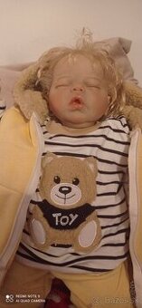 Realistická bábika Miško.