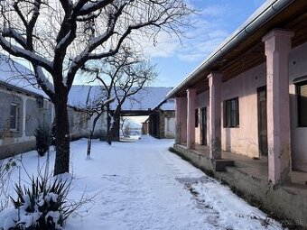 Veľkorysý gazdovský dom s gánkom a peknou záhradou