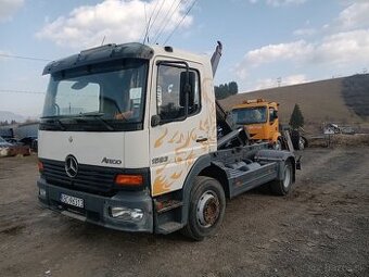 Mercedes atego 1523 hakový nosič kontajnerov