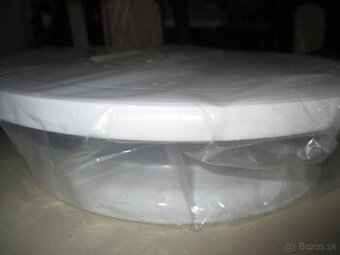 Otočný plastový podnos na tortu