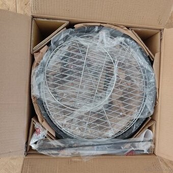 Predám záhradný gril s udiarňou.