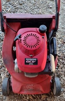 Predam kosacku honda motor na diely