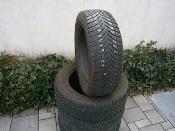 Predám 4x celoročné pneu Nokian 225/60 R18 103VXL