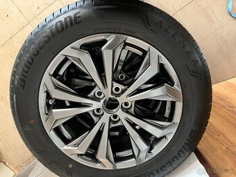Letne pneumatiky, disky a senzory tlaku z Toyoty RAV4 2024