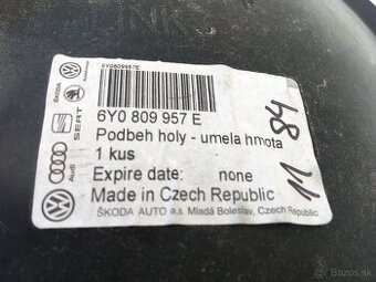 Prední lavý podblatník FABIA II