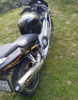 Honda cbr 600f