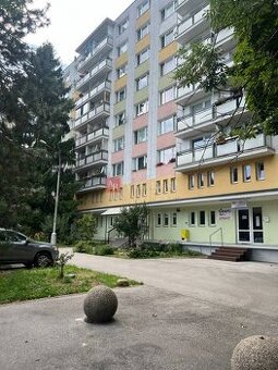 PREDAJ: 2 izb. byt s balkónom na ul. Nám. Ľ. Štúra - Banská
