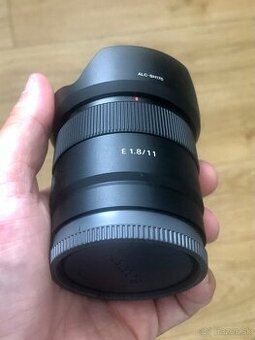 NA PREDAJ: Sony 11mm F1.8 APS-C