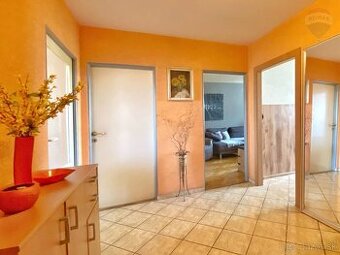 Na predaj priestranný 3-izbový byt 82 m2-balkón, loggia - bl