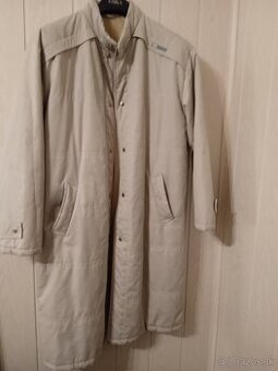 Predám pánsky prešívaný kabát svetlo šedý.
