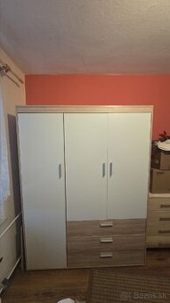 Vešiakova Skriňa - 1