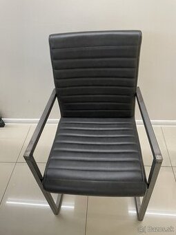 Predám čalúnené stoličky 2 ks