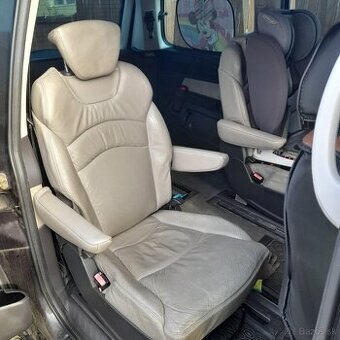 Peugeot 807, Citroen C8, Lancia Phedra, Fiat ulysse